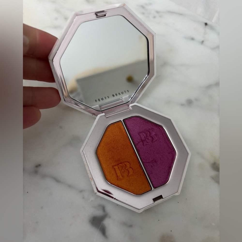 Fenty Beauty Duo highlighter